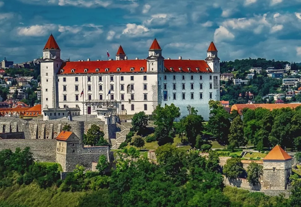 Словачка воведува необичен закон – не смее да се оди побрзо од 6 км/ч