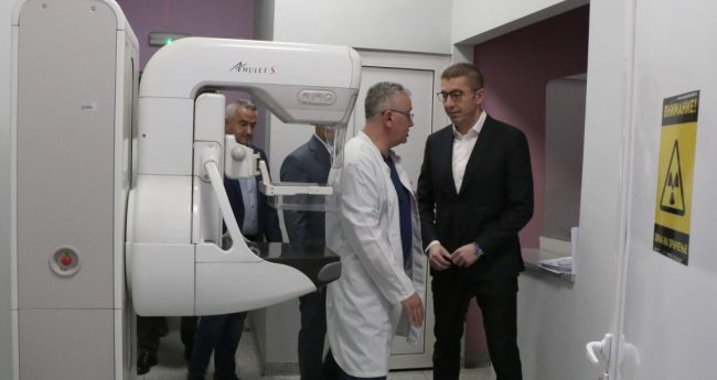 ОДРЕДЕНИ СУДИИ И ОБВИНИТЕЛИ СО КРАН НЕ МОЖЕМЕ ДА ГИ ПОМРДНЕМЕ ОД ПОЗИЦИИТЕ, МАЛКУ ИМ БИЛЕ 3.000 ЕВРА И САКАЛЕ 5.000 ЕВРА ПЛАТА, РЕЧЕ МИЦКОСКИ