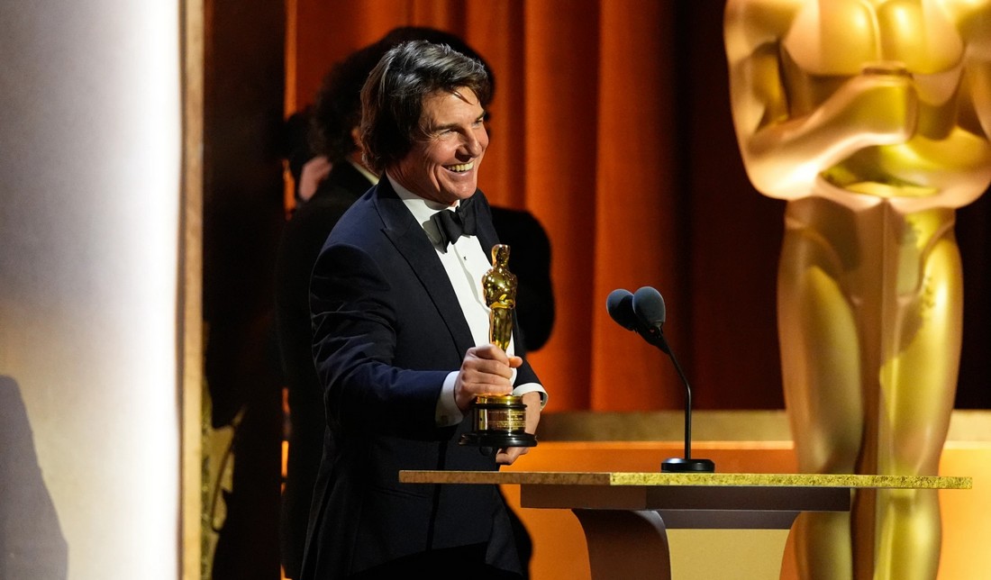 ТОМ КРУЗ ЈА КРУНИСА КАРИЕРАТА СО ПОЧЕСЕН ОСКАР