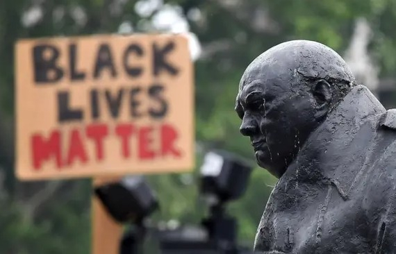 ББЦ ја извртела историјата кон агендата на „разбудените“