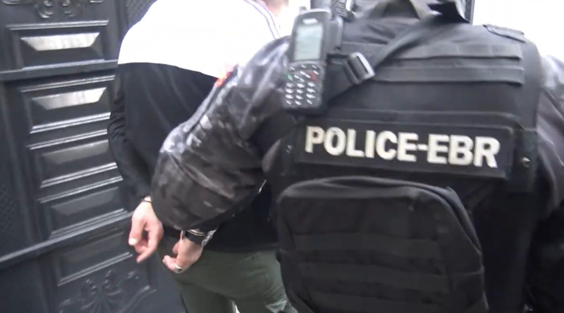 Апсење во Струга