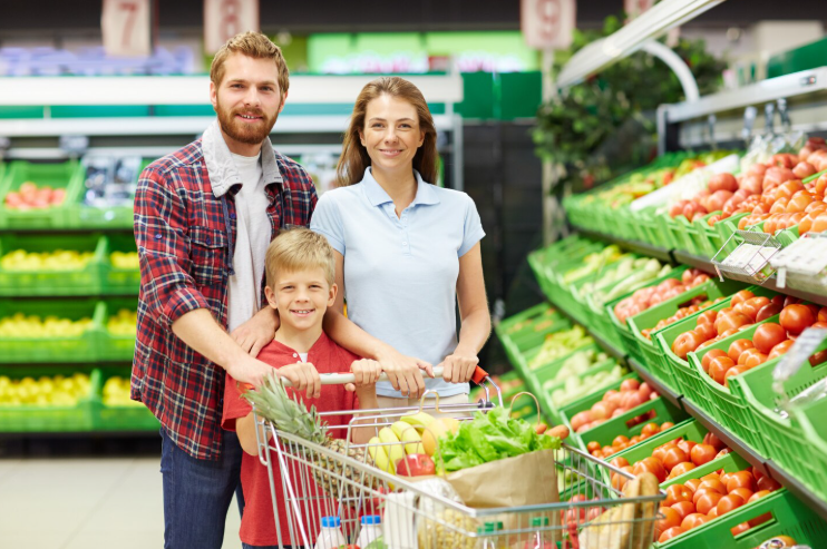 НАЈМНОГУ ПАРИ СЕ ТРОШАТ ЗА ХРАНА И СМЕТКИ: Колку изнесува минималната кошничка за ноември?