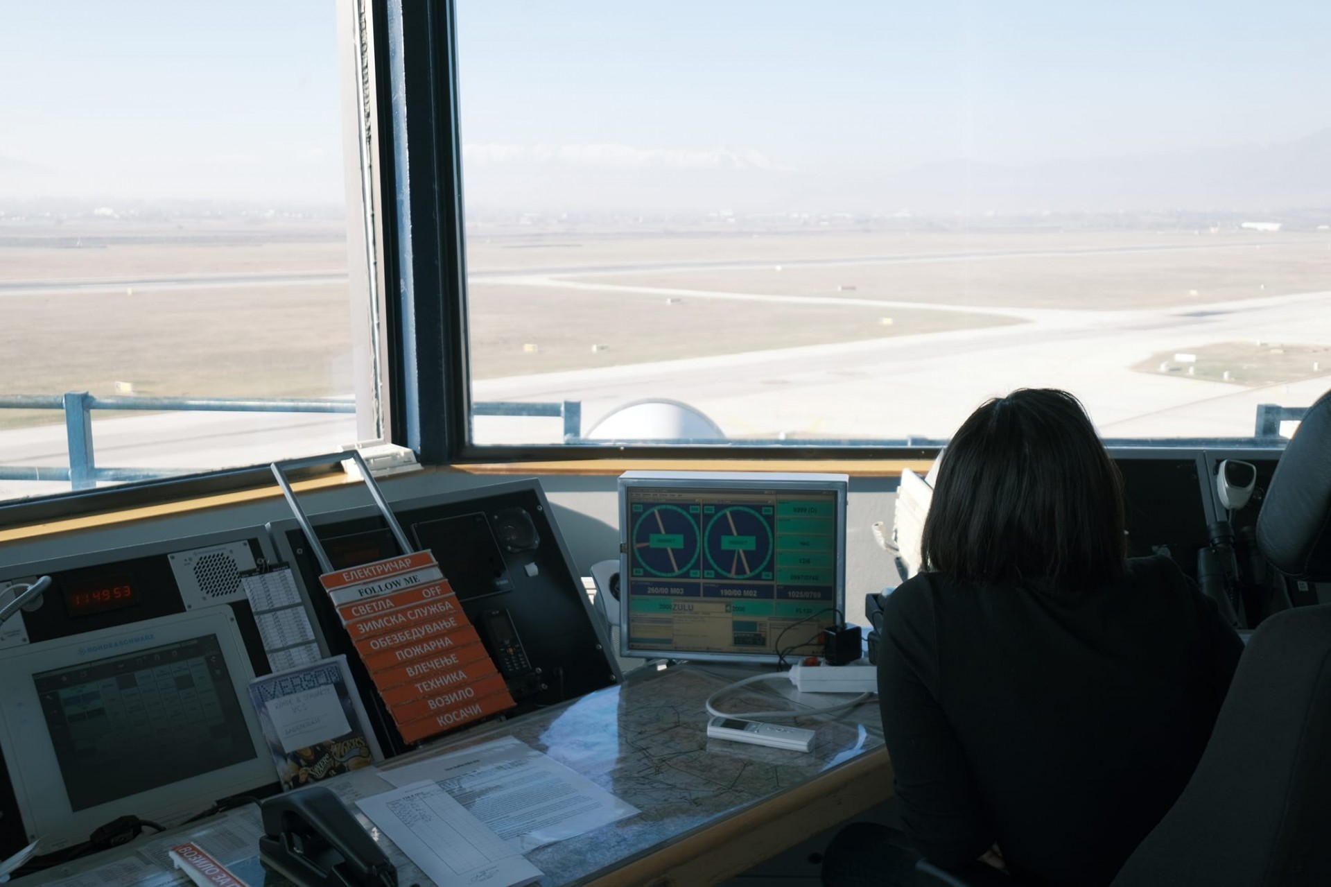 Два авиони се пренасочени во Приштина, а два чекаат насоки