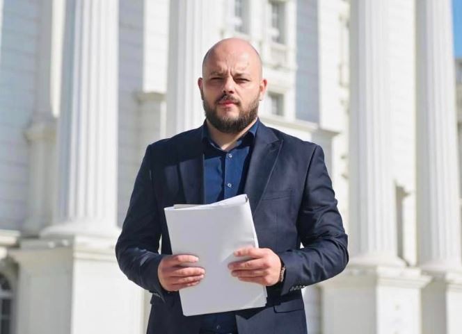 „ДУИ од шовинизам на дело, поминува во совршено ефтини лаги“: градоначалникот на Бутел со остра реакција