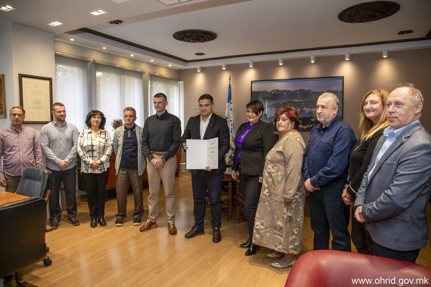 Општиснката изборна коммисија му го врачи уверението за вториот мандат на градоначалникот Кирил Пецаков