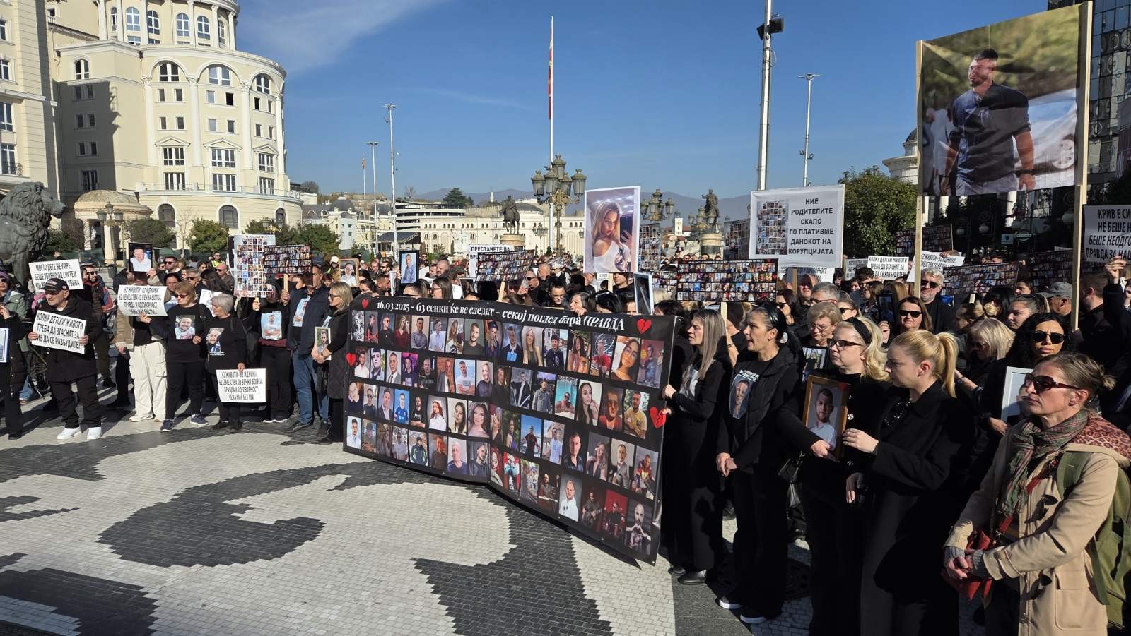 (ВИДЕО) Девојка се онесвести на протестот за Кочани