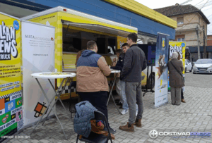 Како да се препознаат дезинформации? Балкански медиумски камион во Гостивар