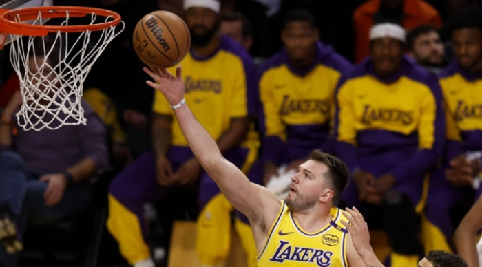 Лејкерси го победија Милвоки, Дончиќ постигна 41 поен