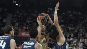 Кошаркарите на Ефес ја победија Барселона