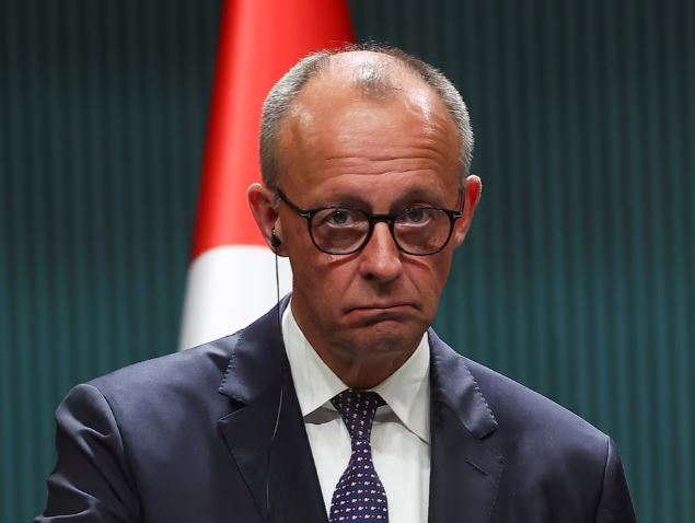 Мерц го слави 70-от роденден, Меркел нема да дојде на прославата