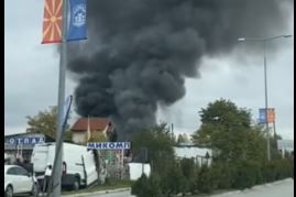 (ВИДЕО) Гори отпад за старо железо во Прилеп