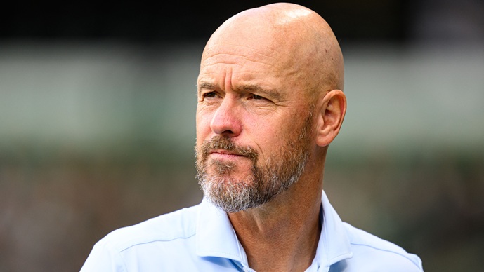 Ерик тен Хаг би можел да се врати во Премиерлигата, во клуб на кој црно му се пишува