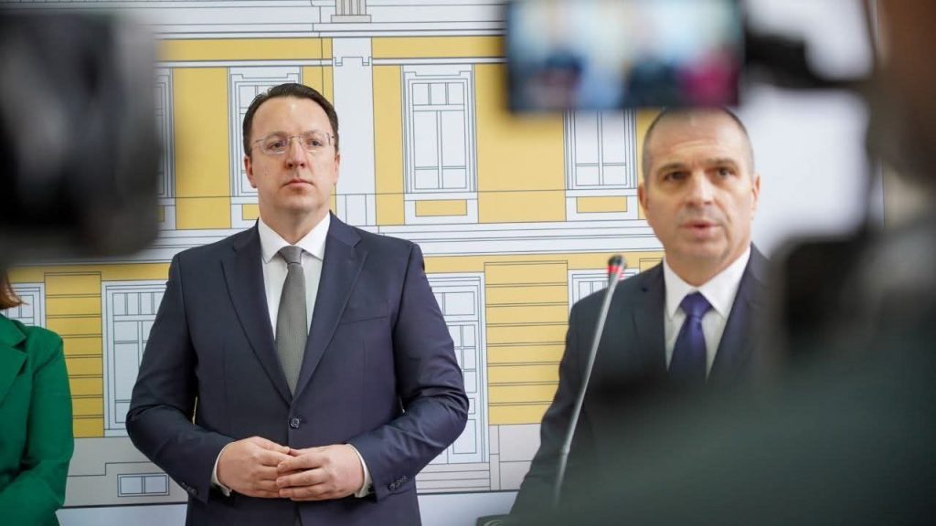 Не успеавте да направите политички проблем од пругата на Коридорот 8 – одговори Николоски на прашање од бугарски новинар