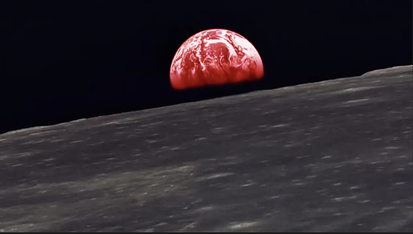 Кинескиот Kimi K2 Thinking open-source AI модел наводно ги надминува GPT-5 и Claude 4