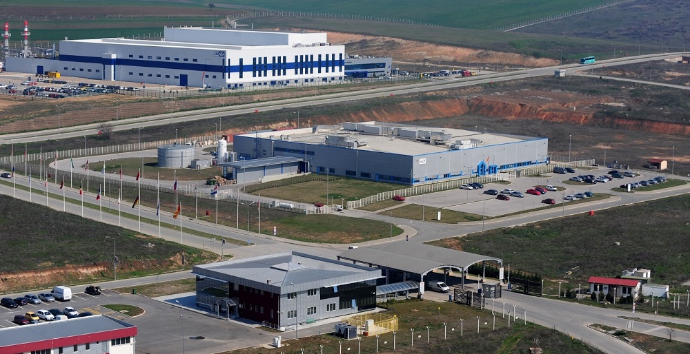 До крајот на годината ќе се намали бројот на вработени во странските зони за 30 отсто, вели Филипче