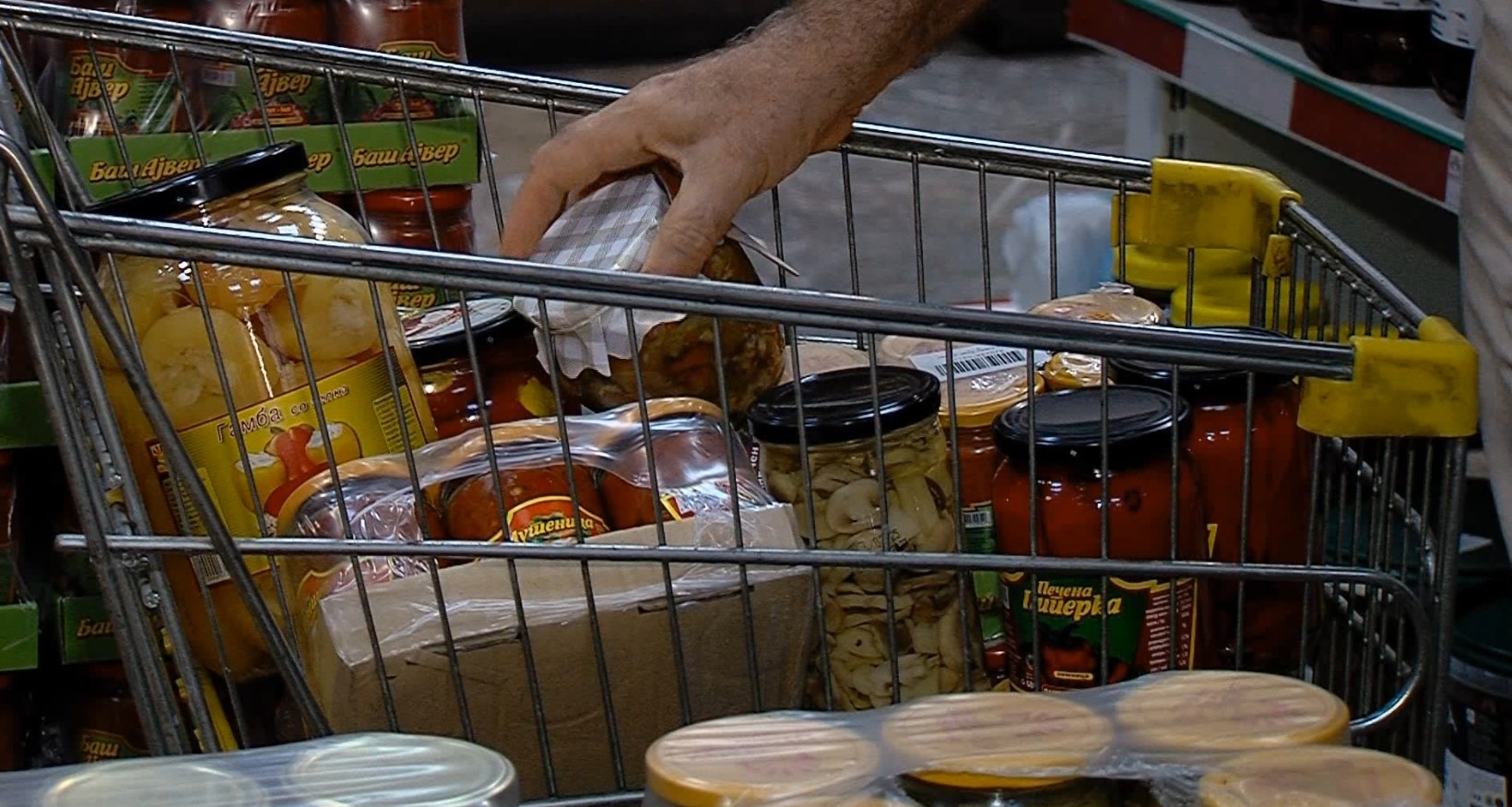 Синдикалната кошница намалена за 370 денари во Ноември, но сепак надминува 65.000 денари