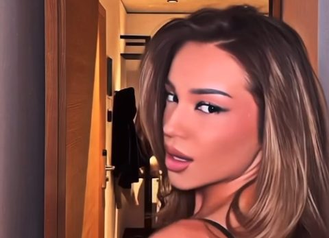 Бресквица заводлива и провокативна  – Пејачката во издание во кое досега не сме ја виделе (видео) 