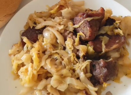 Време е за највкусните зимски јадења: Подварок со кисела зелка по домашен рецепт