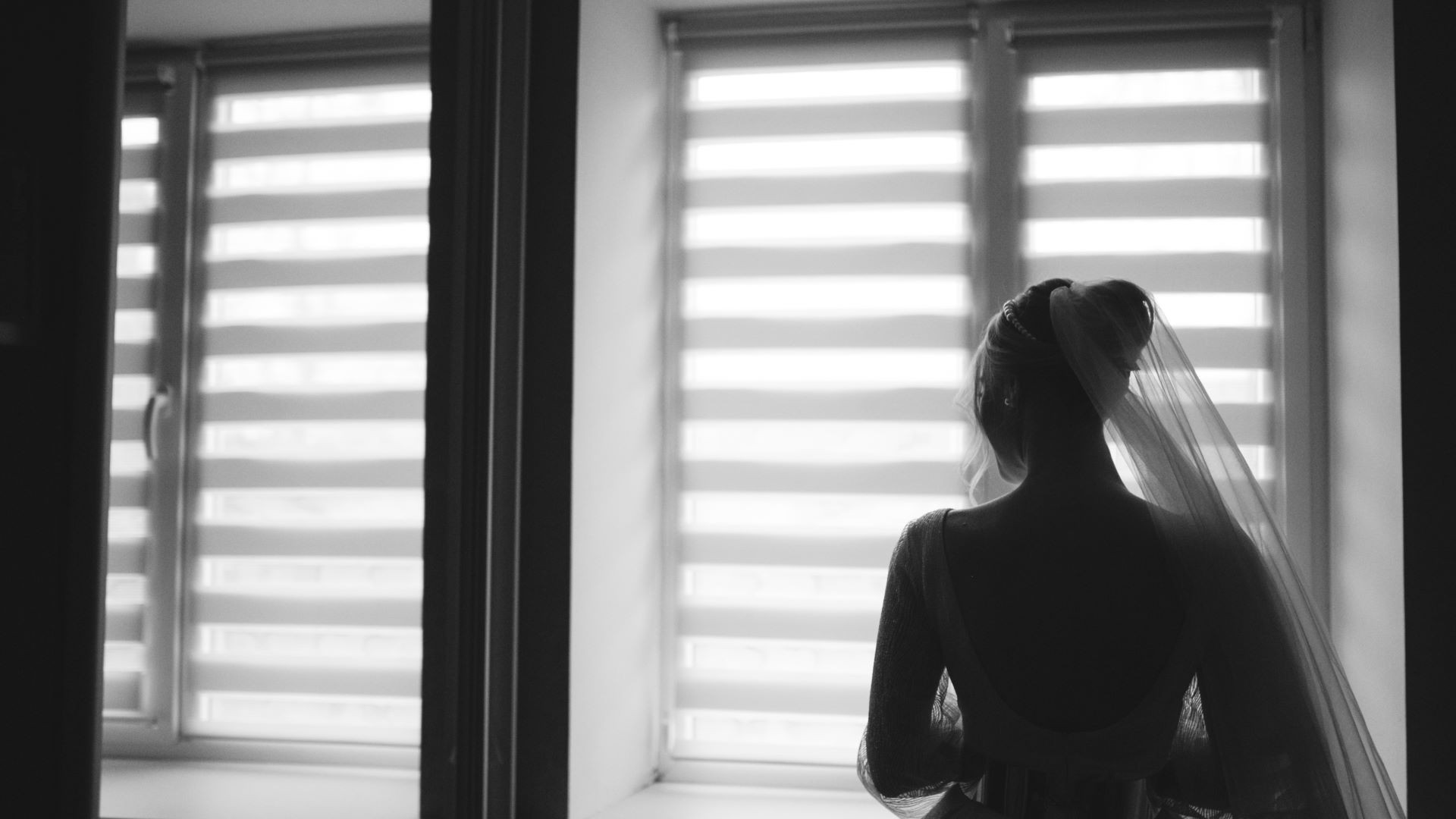 Достоинство под превезот: Приказната за една млада жена и моќта на вистинската љубов