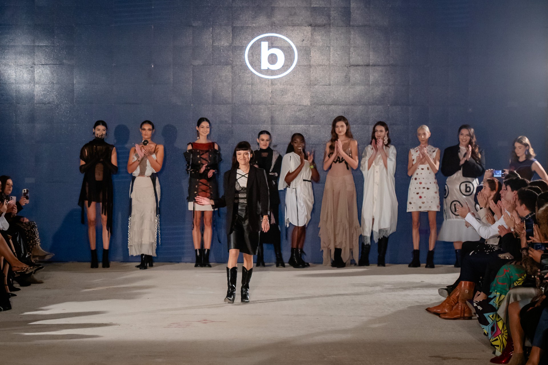 Поседувај го своето тело онлајн – кога модата станува глас за достоинство и дигитална слобода