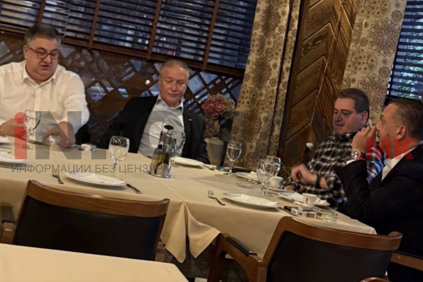 БРАНКО ПОВТОРНО ФАТЕН ВО РЕСТОРАН: Овој пат на сликата е со министерот за администрација, Минчев