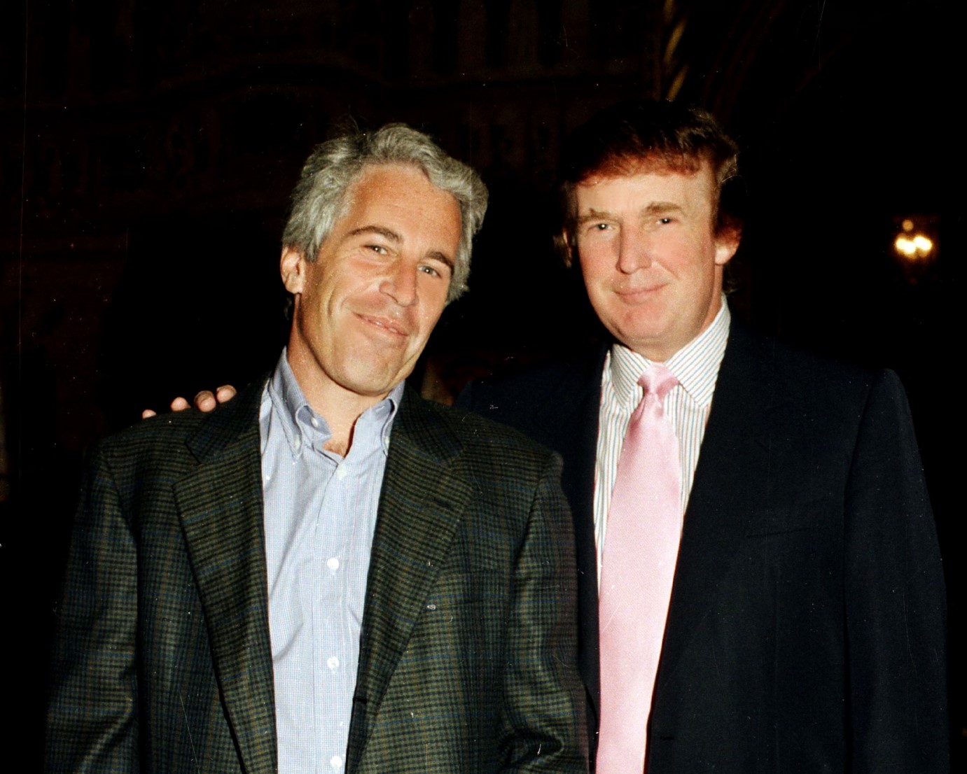 Трамп за досиејата Епстин: Немаме што да криеме, време е да се стави крај на измамата на демократите