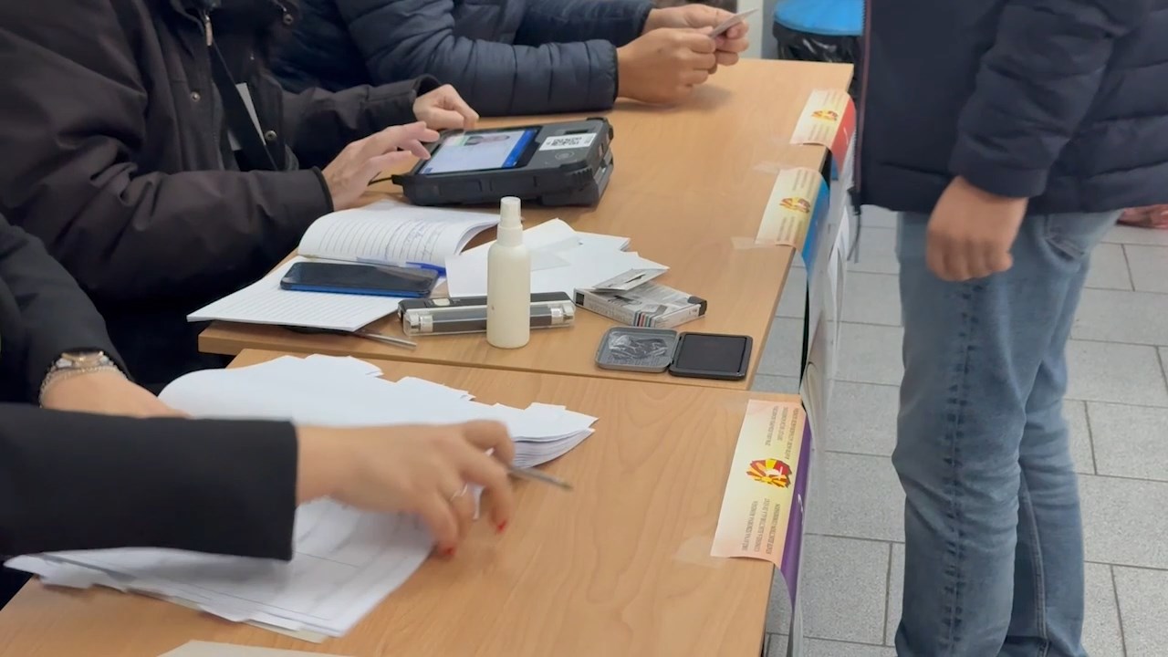 Од денес до крајот на месецот е рокот за собирање потписи на заинтересираните за повторените избори како независни кандидати