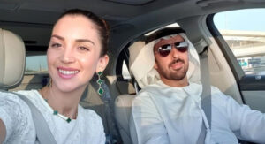 (Видео) Поранешната Мис Југославија живее во Дубаи повеќе од 20 години: „Ги почитувам нивните правила“