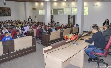 Четвртоодделенците од ООУ „Христо Узунов“ во посета на Општина Охрид