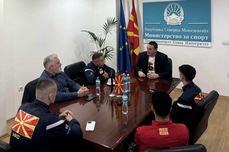 Медалистите од ЕП во бокс Ален и Адријан Рустемовски имаа прием кај министерот Ристовски