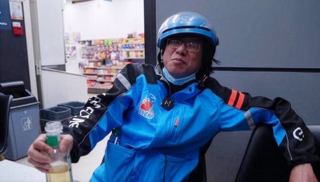 „Жена ми ме остави затоа што добив отказ од високоплатената државна работа, па сега морам да работам како доставувач и не можам да ги исполнувам нејзините луксузни барања“