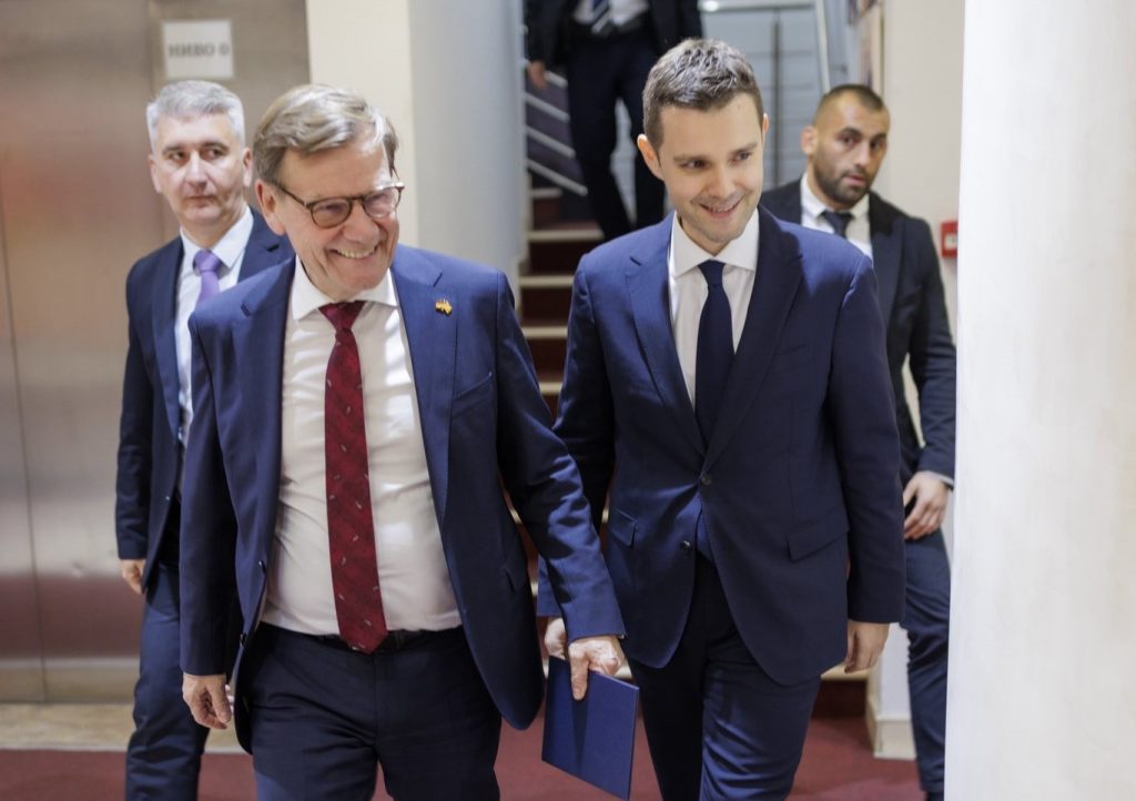 Напредокот во односите со Бугарија е особено важен за натамошните успеси во пристапниот процес – им порачал Вадефул на Мицкоски и на Муцунски во Скопје