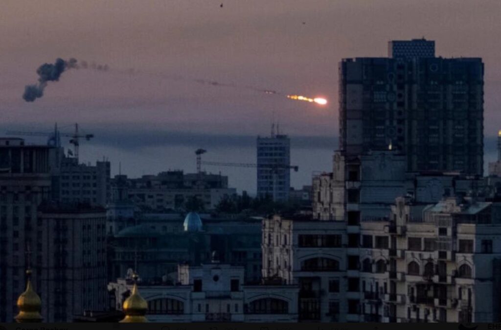 Бројот на жртви од рускиот напад врз Киев се зголеми на шест, а 35 лица се повредени