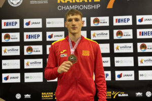 Данило Божовиќ од „Макпетрол“ е балкански карате-шампион! (ФОТО)