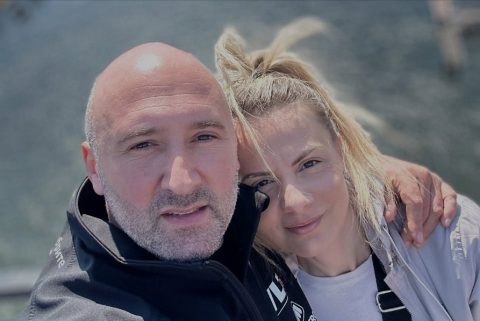 Иџе роденденски ја воздигна сопругата: Тон емоција од досега многу невидени заеднички моменти