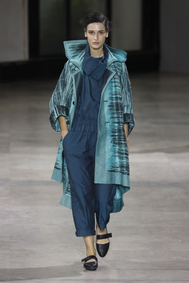 Бојата што го презема тронот во 2026 година со причина – ќе биде хит во облеката и ентериерот (ФОТО)