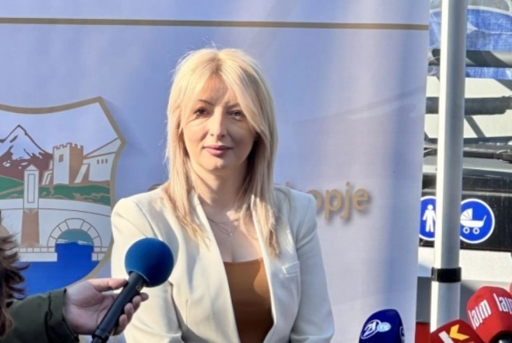 ДАНЕЛА ГО ПОФАЛИ ГРАДОНАЧАЛНИКОТ НА БУТЕЛ: Конечно некој се охрабри да ги руши мафијашките дивоградби