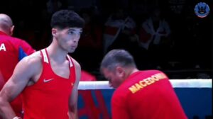 Рустемовски во полуфиналето на Европското првенство во бокс, осигурана најмалку бронза