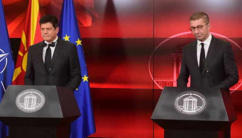 Македонија како „Труман шоу“