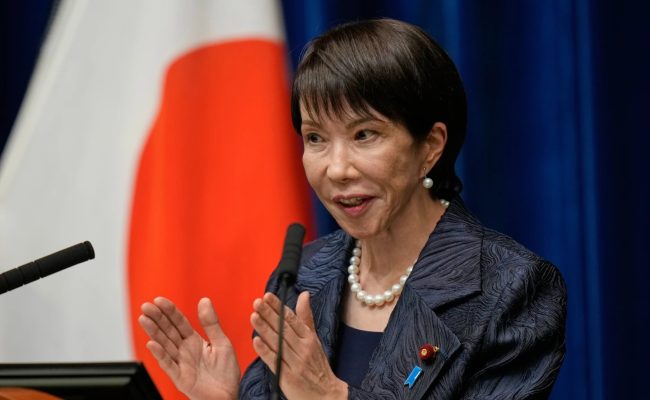 ЈАПОНСКАТА ПРЕМИЕРКА ТАКАИЧИ ВЕЛИ ДЕКА СПИЕ ДВА ЧАСА НА ДЕН, СОСТАНОЦИ СВИКУВА СРЕДЕ НОЌ