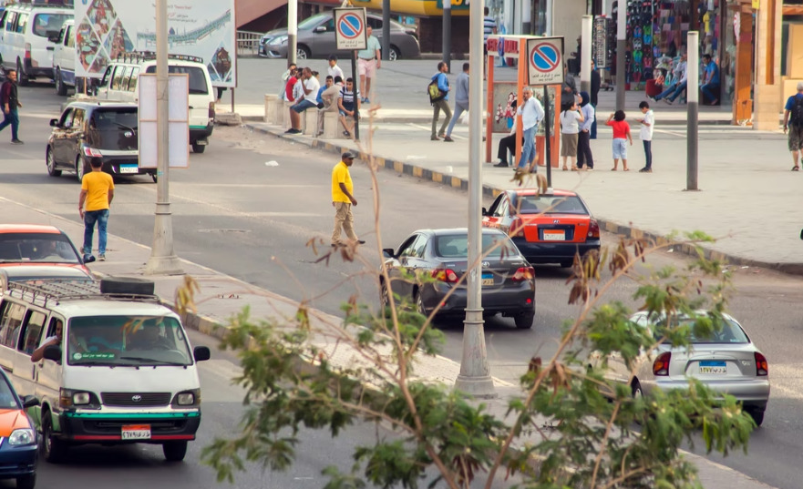 Автобус полн со туристи удри во камион: тешка несреќа во близина на Хургада, има загинати и повредени