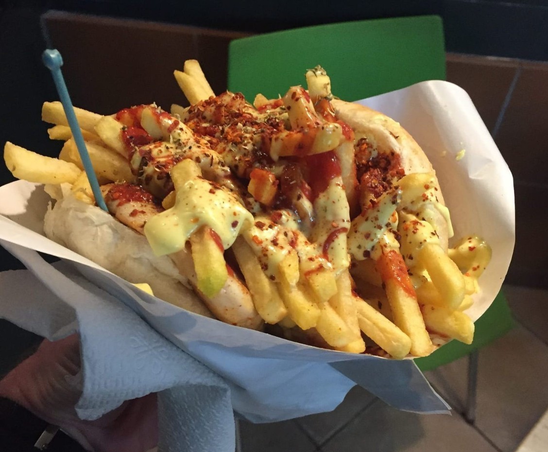 АХВ затвори 15 „училишни сендвичарници“, изрече и парични казни