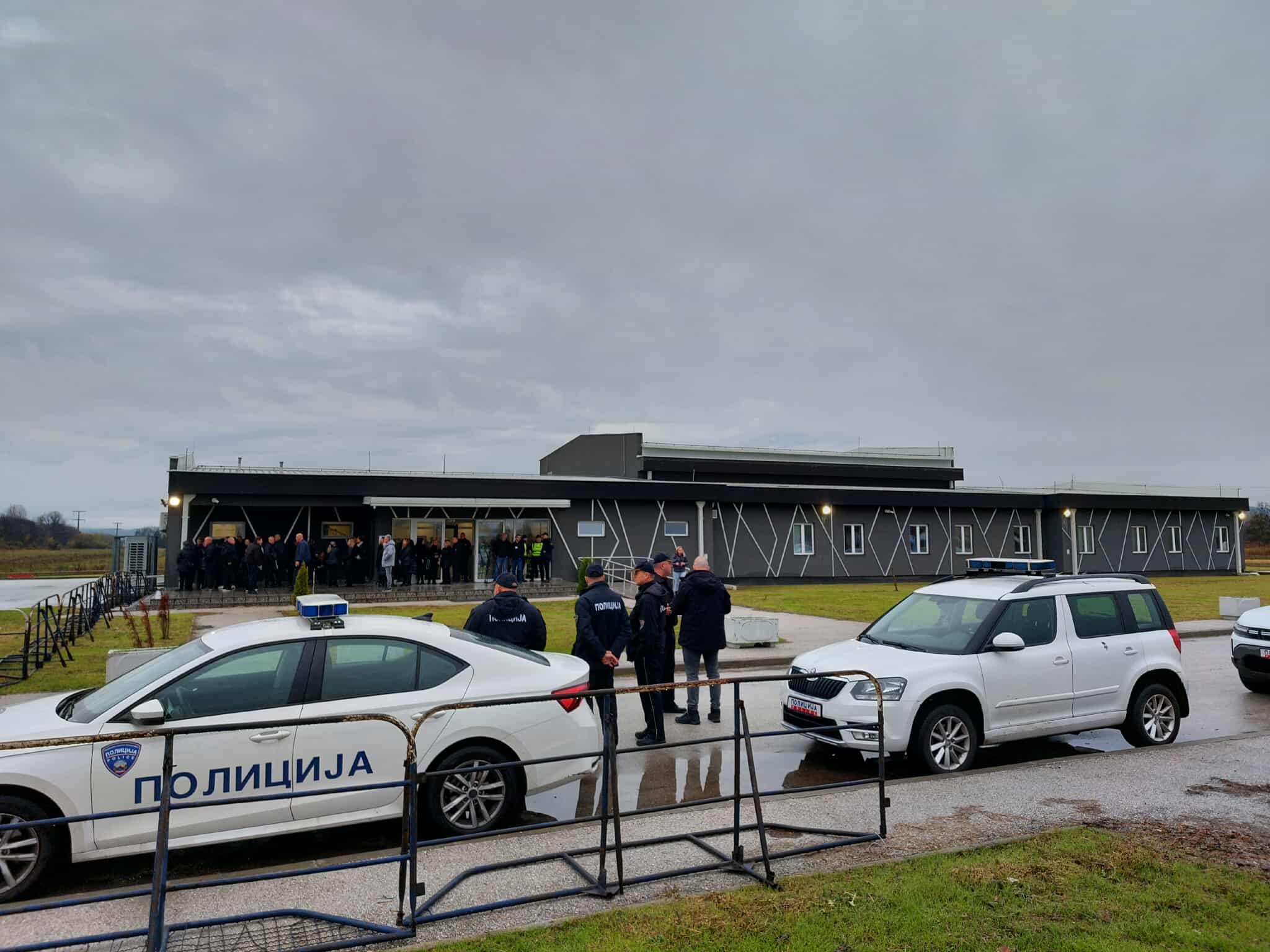 Почна да се полни судницата во Идризово за почетокот на судењето за „Пулс“