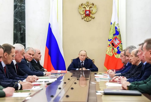 Путин бара предлози за можни нови нуклеарни тестови, како одговор на вежбите за нуклеарен удар врз Русија