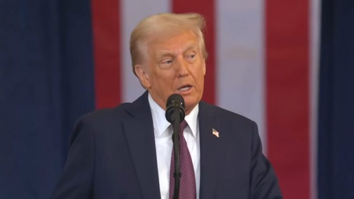 ТРАМП ЗА НЕКОИ СУДИИ ВО САД: „Корумпиран“, „лев лудак“, „корумпирани судии на длабоката држава“, „расипан судија“, „непријателски судии…“!