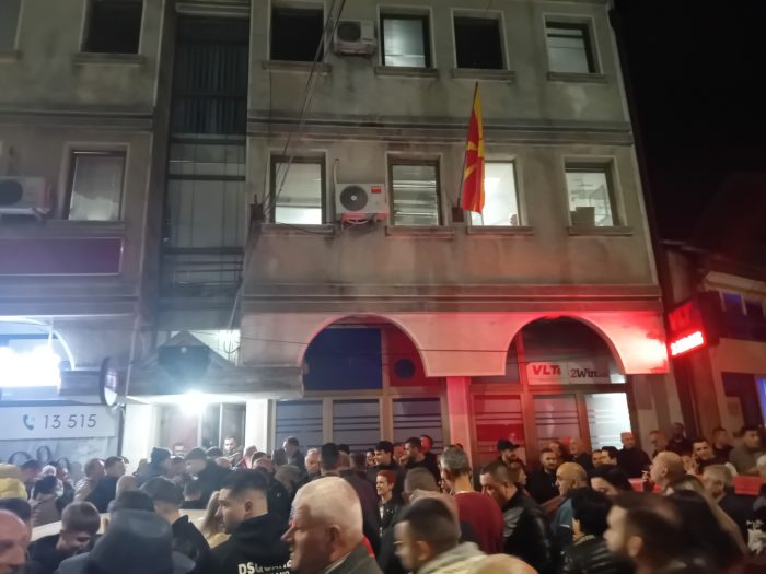 ФОТО: Во Кичево веќе се слави победата на Јовановски над Дехари