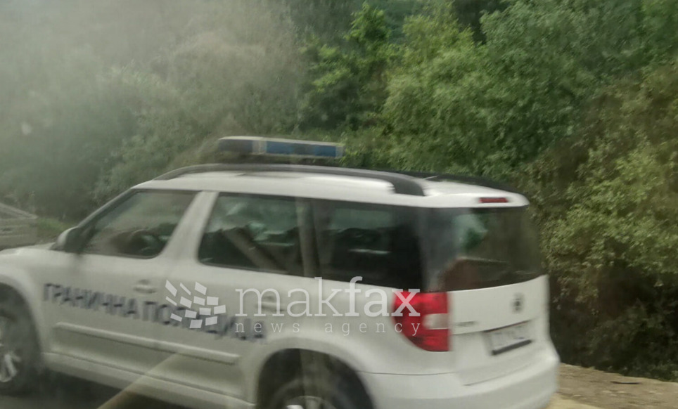 Поради сообраќајка во прекин сообраќајот на патот Битола-Државна граница со Грција