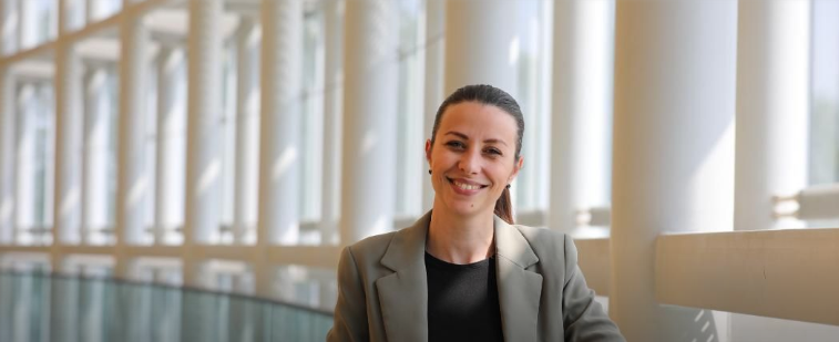 Евро-пратеничката Ирена Јовева ја доби наградата „Светилник“: „Го гледам патот кон слободата, студентите се светлото на крајот од тунелот