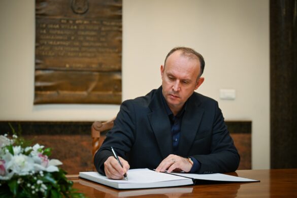 Гаши: Денот на албанската азбука е најважен момент, јазикот е незаменлив елемент на општествената кохезија