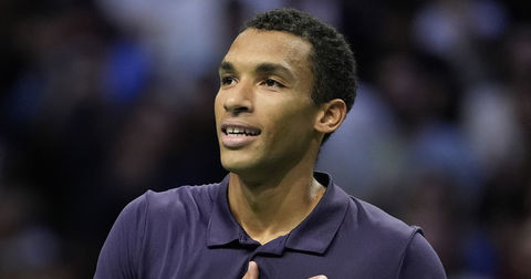 Оже-Алијасим го „среди“ и Бублик за финале на Мастерсот во Париз!